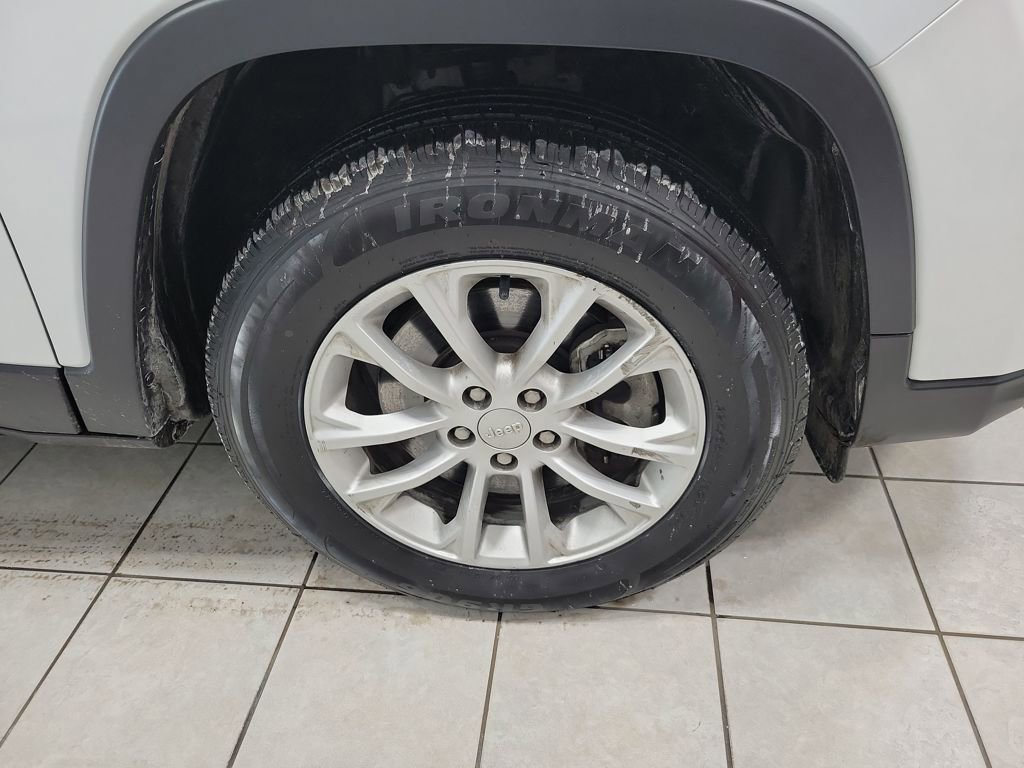 Used 2022 Jeep Cherokee Latitude Lux w/ Sun & Sound Group image 46