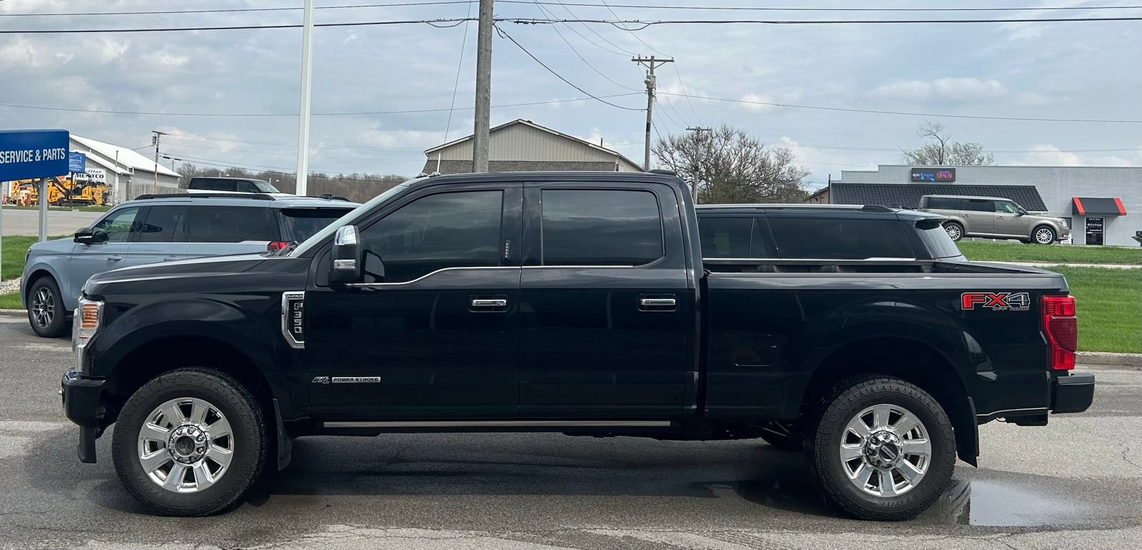 Used 2021 Ford F350 Platinum w/ FX4 Off-Road Package AWD/4WD image 4