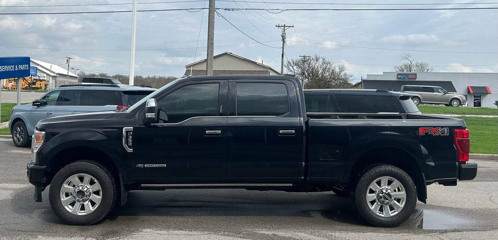 Used 2021 Ford F350 Platinum w/ FX4 Off-Road Package AWD/4WD image 4