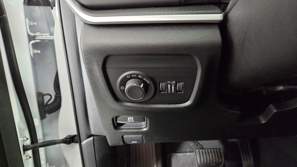 Used 2023 Jeep Grand Cherokee L Laredo image 20