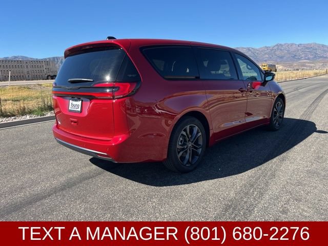 New 2026 Chrysler Pacifica Select FWD image 3