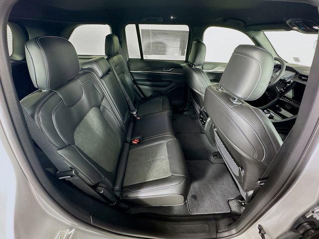 New 2026 Jeep Grand Cherokee Altitude image 30