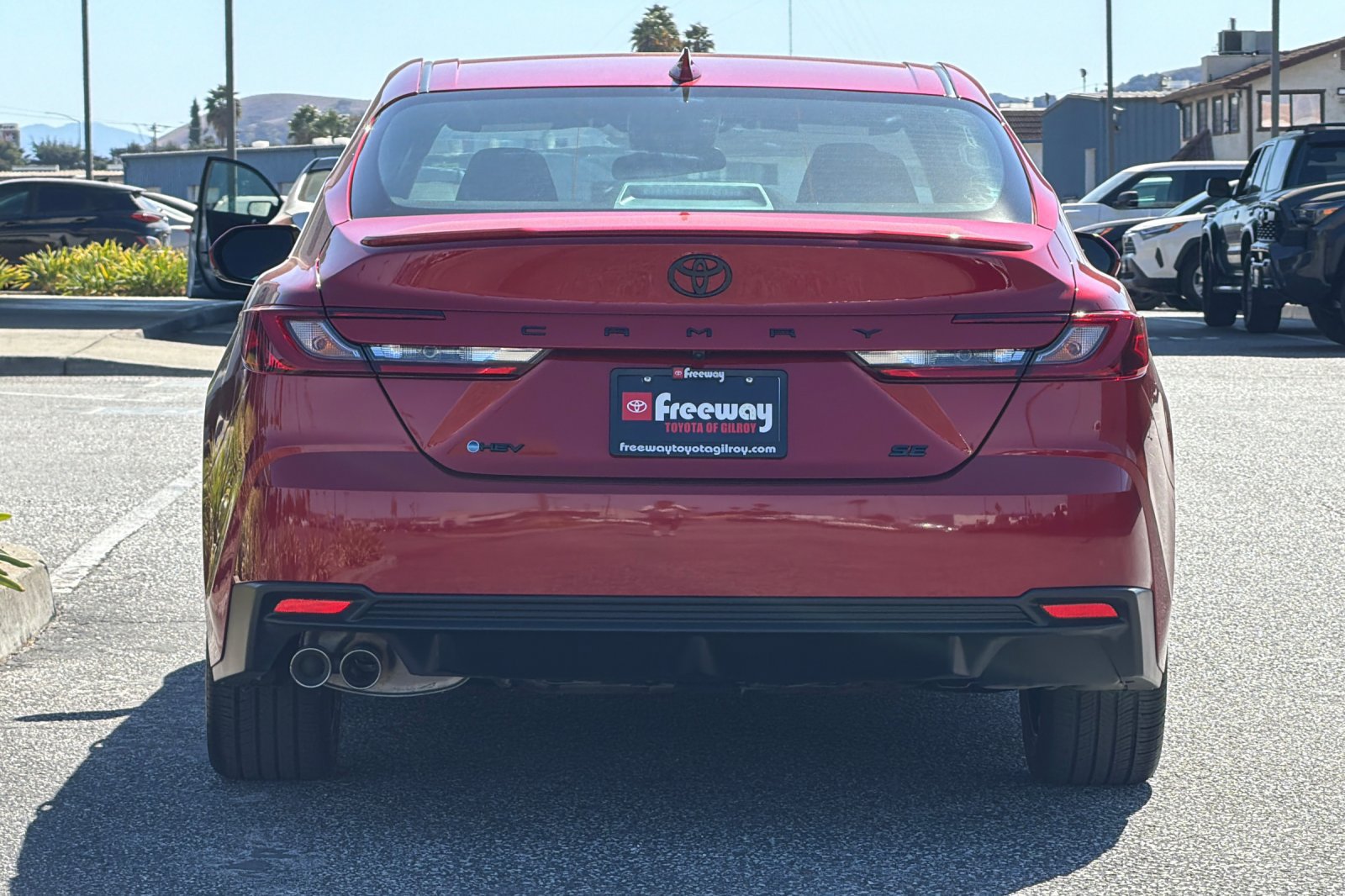 Used 2026 Toyota Camry SE FWD image 5