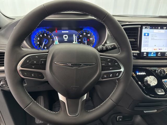 New 2026 Chrysler Pacifica Select image 15