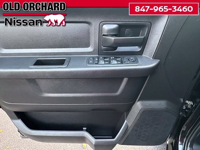 Used 2018 RAM 1500 Express w/ Black Ram 1500 Express Group AWD/4WD image 7