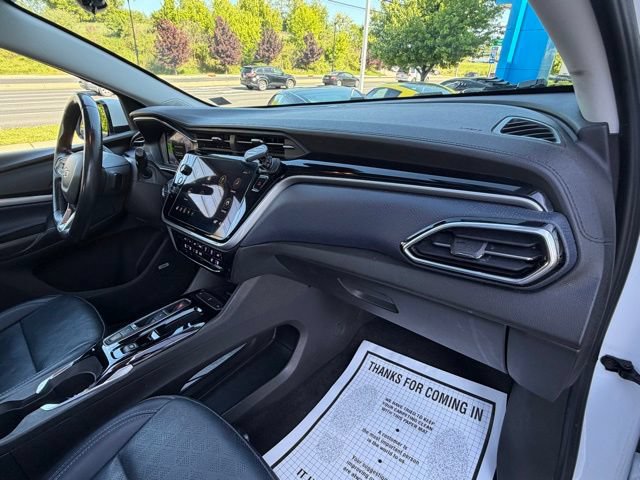 Certified 2022 Chevrolet Bolt EUV Premier w/ Sun & Sound Package FWD image 33