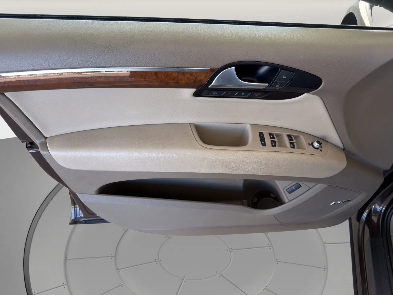 Used 2013 Audi Q7 3.0T Premium Plus w/ Premium Plus Pkg image 12