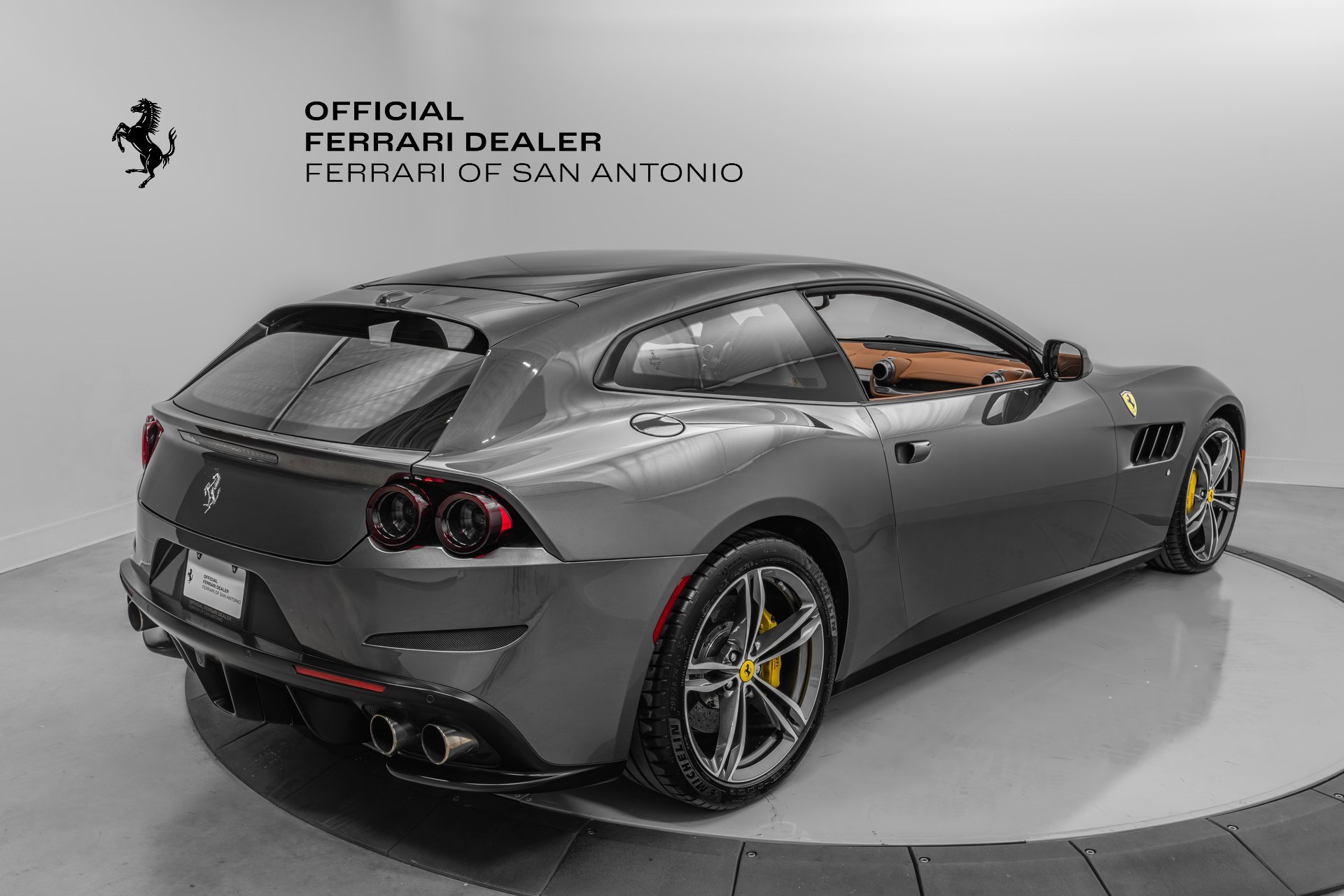 Certified 2019 Ferrari GTC4Lusso V12 image 9