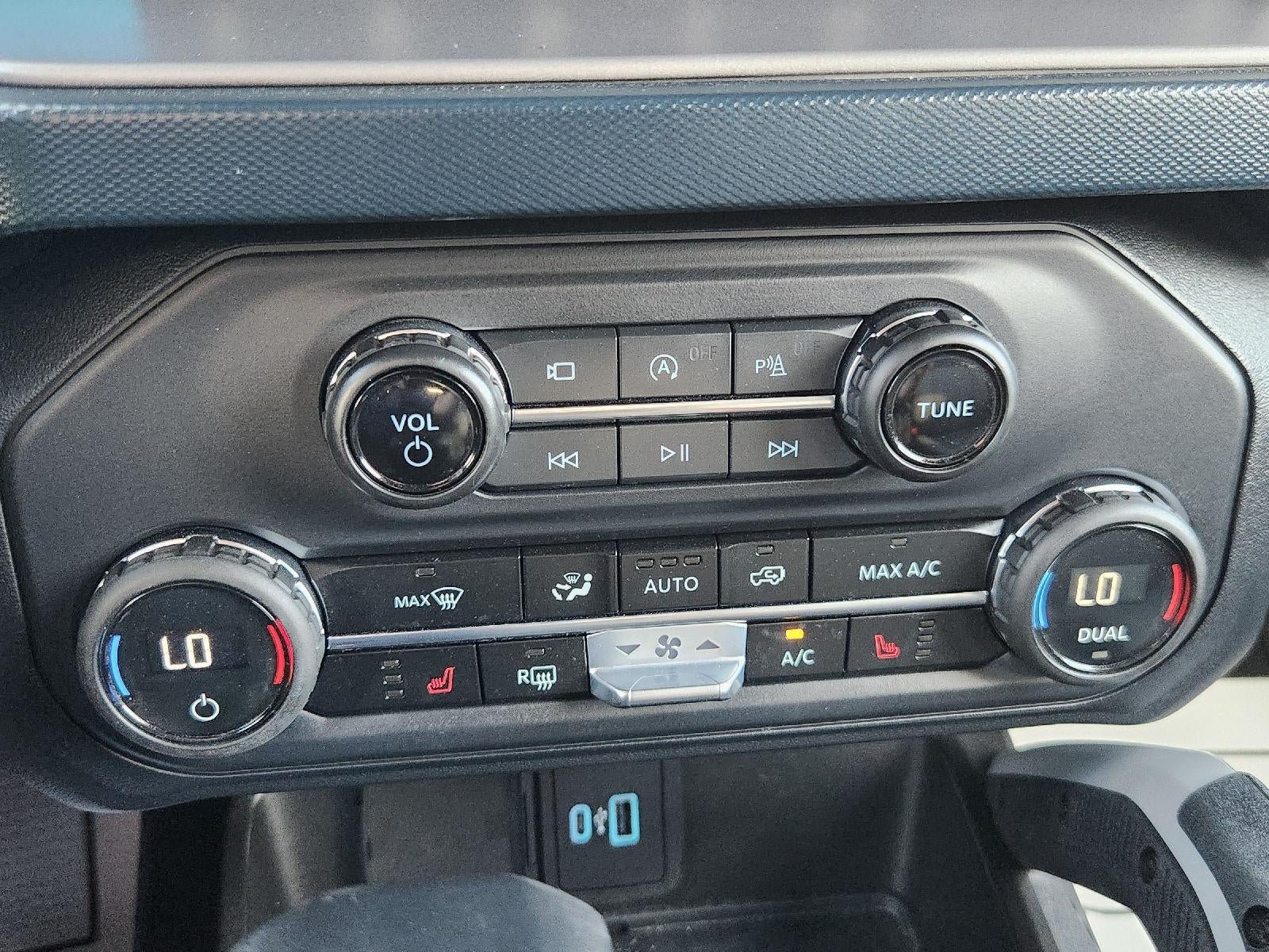 Used 2023 Ford Bronco Outer Banks w/ Sasquatch Package AWD/4WD image 15