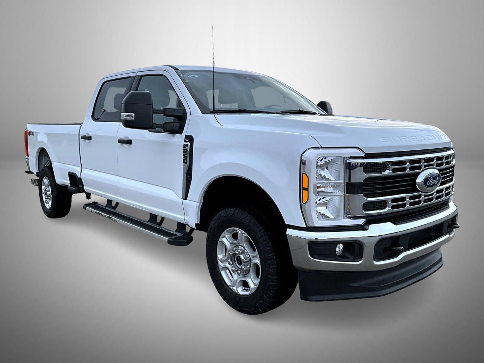 Used 2025 Ford F250 XLT AWD/4WD image 3