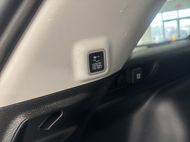 Used 2023 Jeep Grand Cherokee Limited image 12