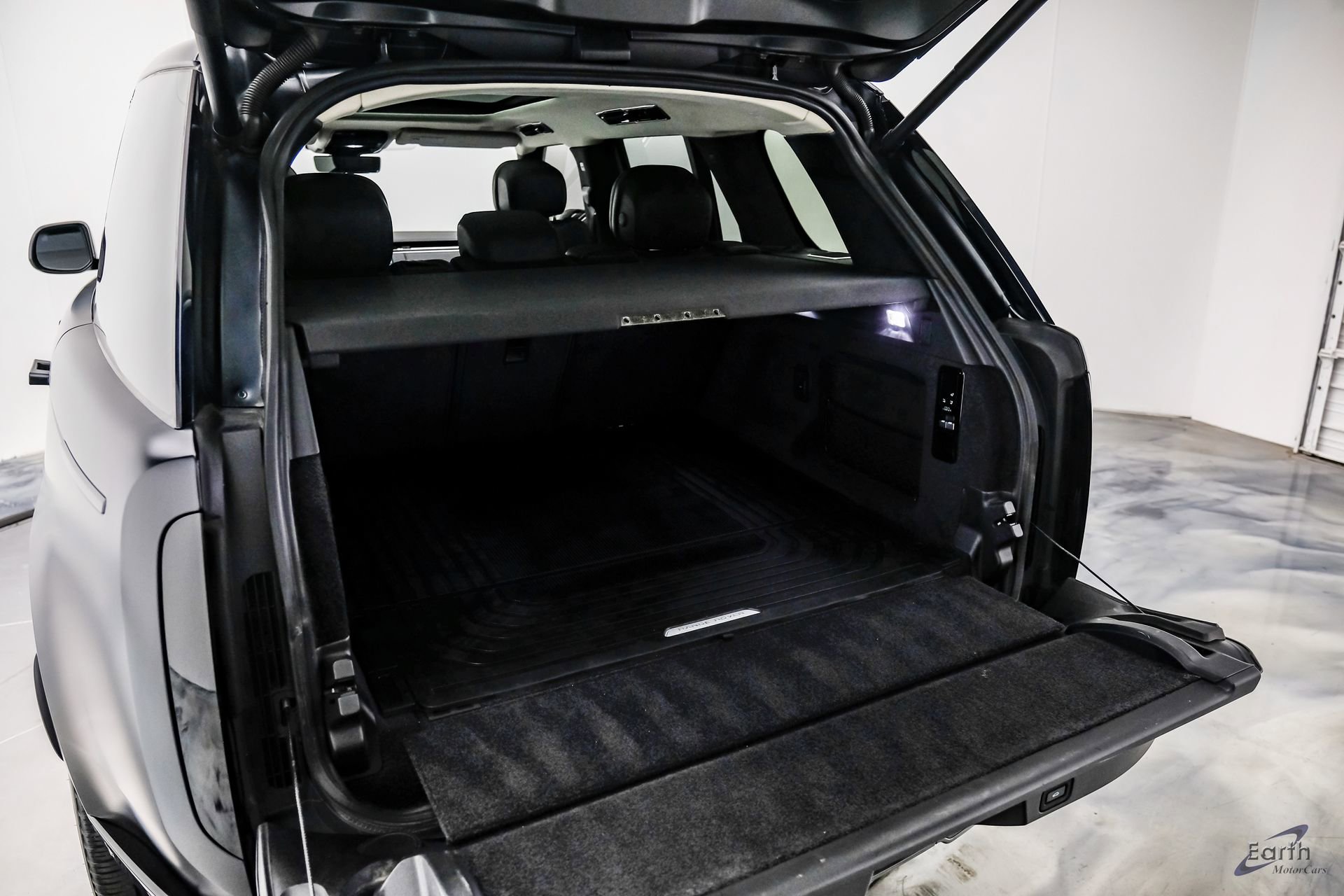 Used 2023 Land Rover Range Rover SE image 97