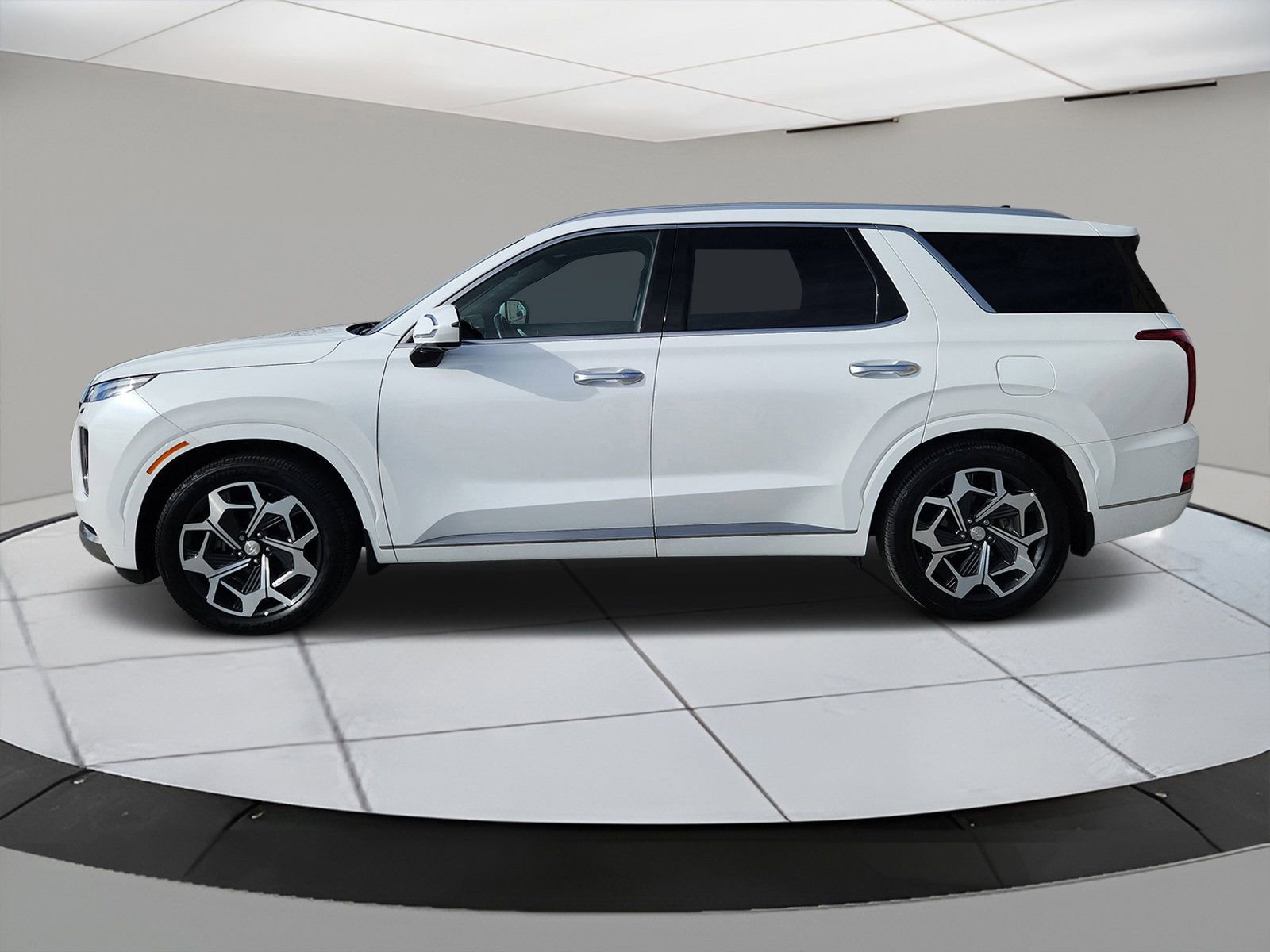 Used 2022 Hyundai Palisade Calligraphy w/ Cargo Package image 2