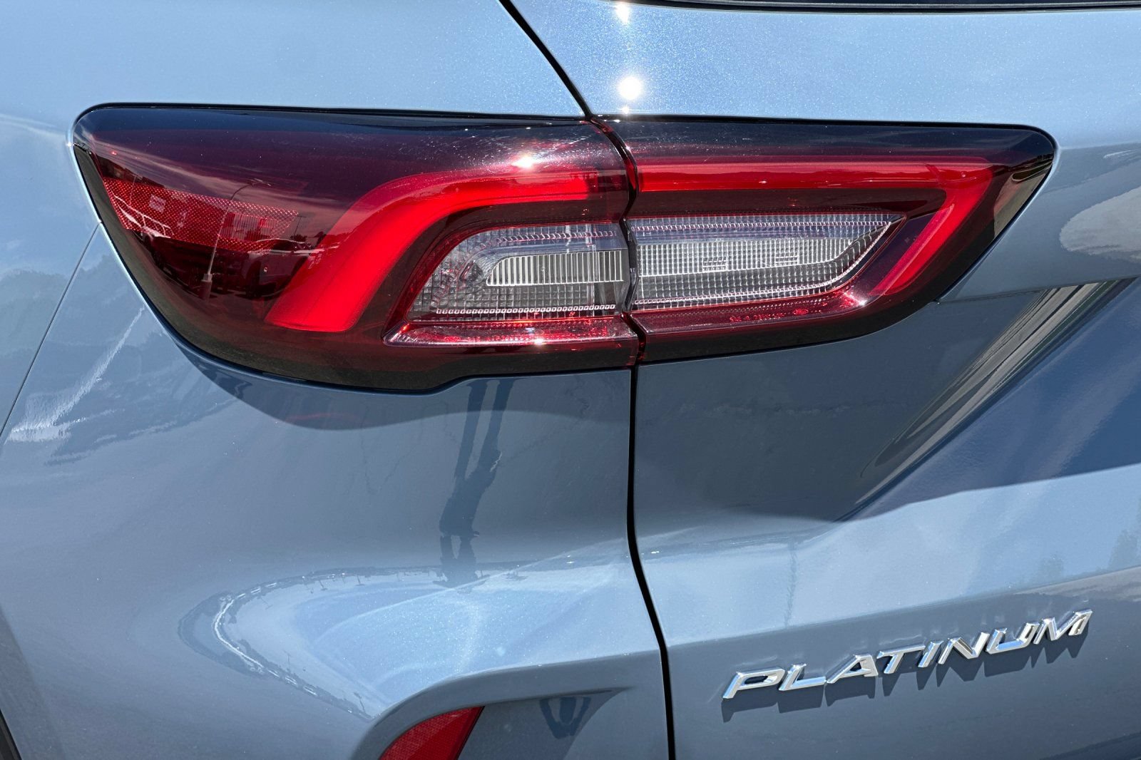 Certified 2025 Ford Escape Platinum FWD image 27