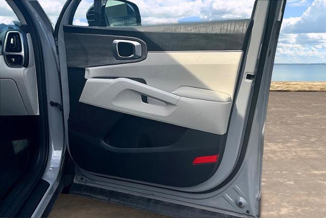 Used 2023 Kia Sorento S image 28