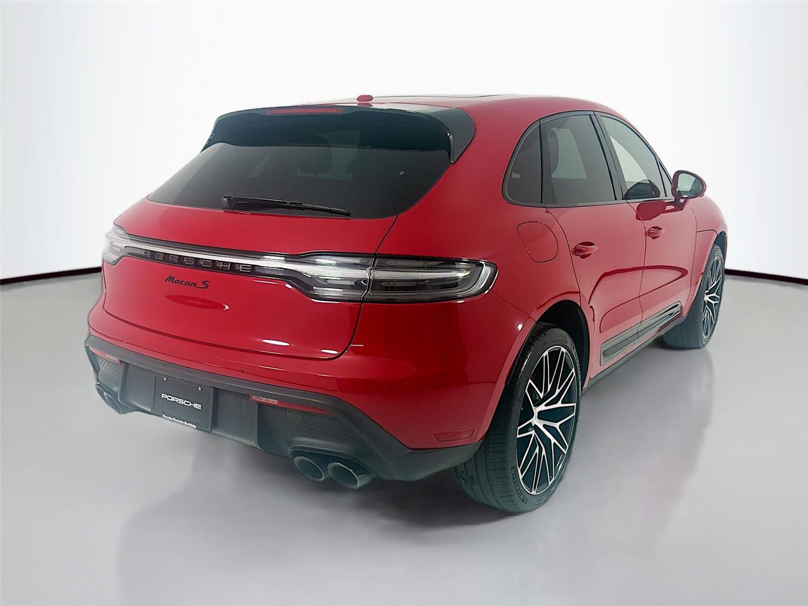 Certified 2023 Porsche Macan S AWD/4WD image 27