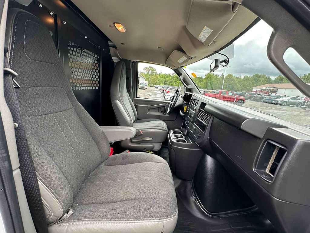 Used 2025 GMC Savana 2500 w/ Driver Convenience Package RWD image 29