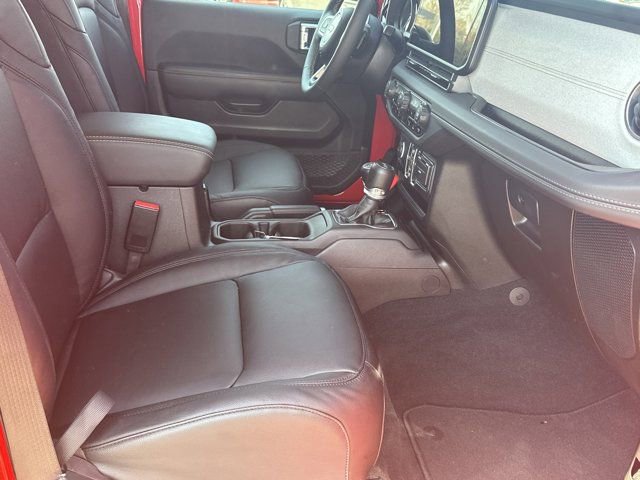 Certified 2025 Jeep Wrangler Unlimited Sahara w/ Safety Group image 12