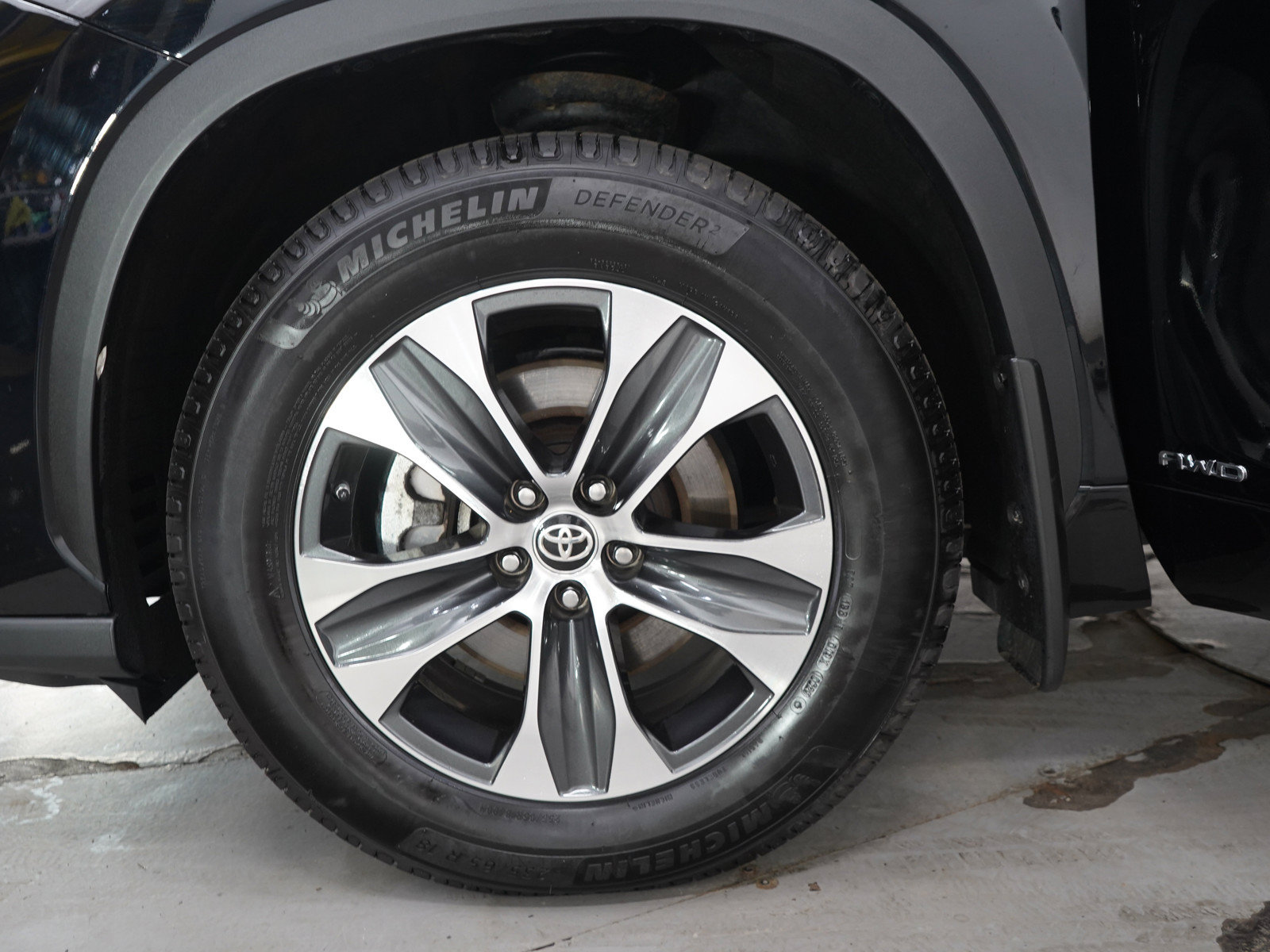 Used 2020 Toyota Highlander XLE AWD/4WD image 31