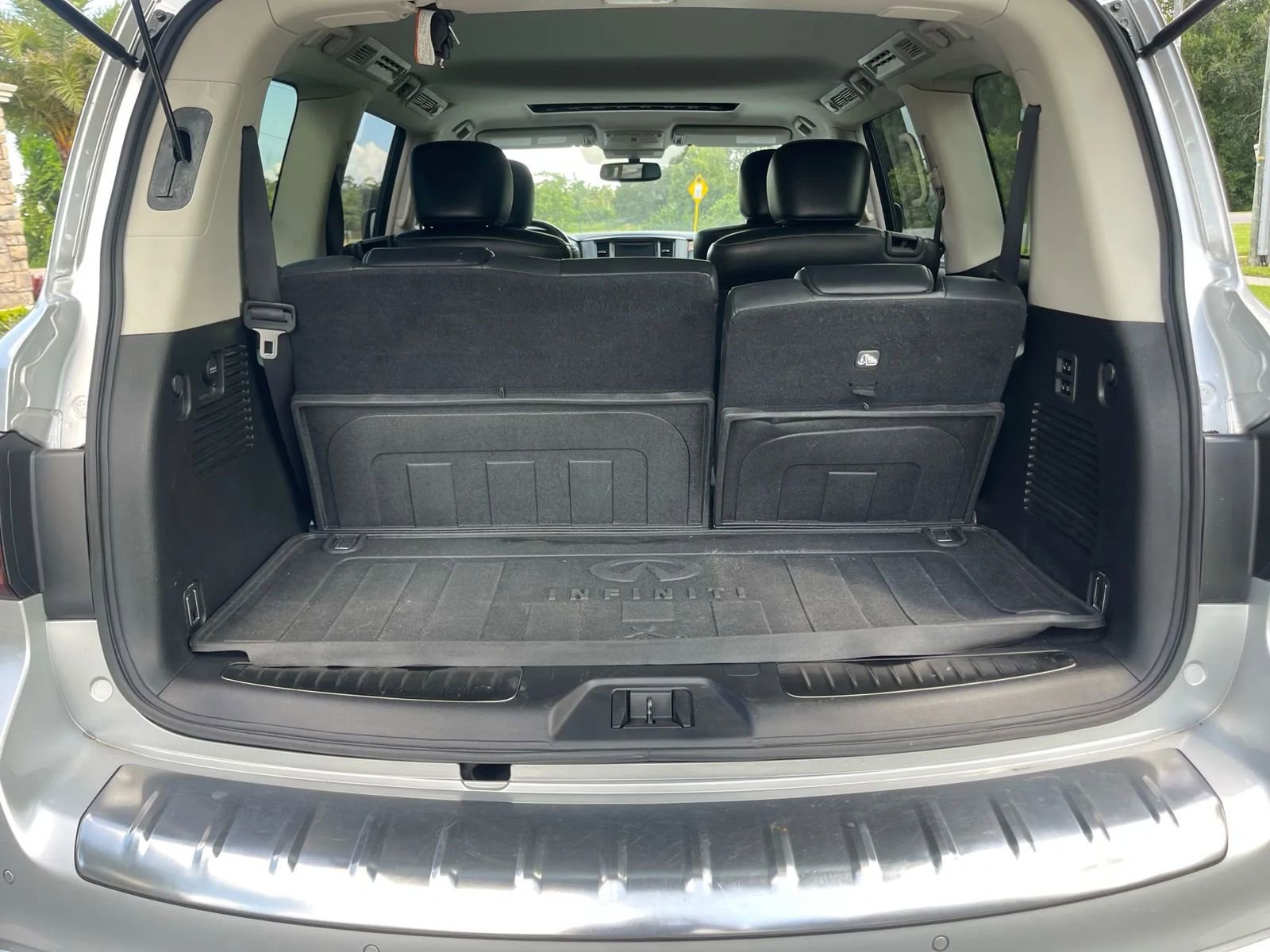 Used 2019 INFINITI QX80 Luxe image 16