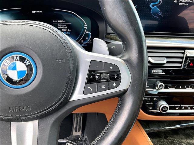 Used 2023 BMW 530e w/ M Sport Package image 19