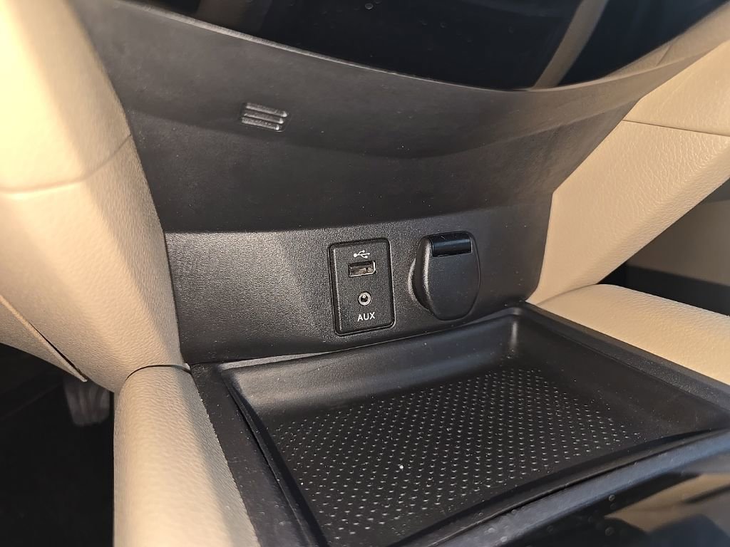 Used 2016 Nissan Rogue SV w/ SV Premium Package image 19