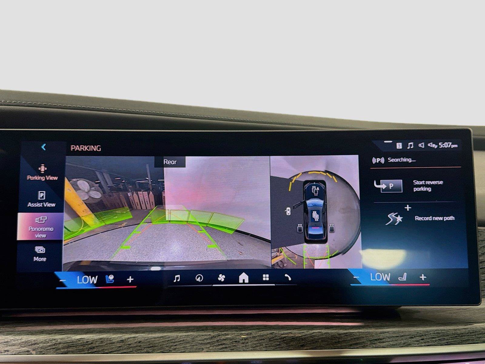 Used 2023 BMW 740i RWD image 13