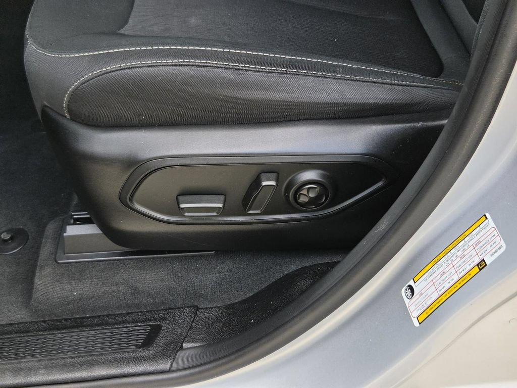 Used 2025 Jeep Grand Cherokee Laredo RWD image 12