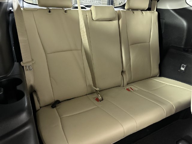 Used 2023 Toyota Highlander XLE AWD/4WD image 28