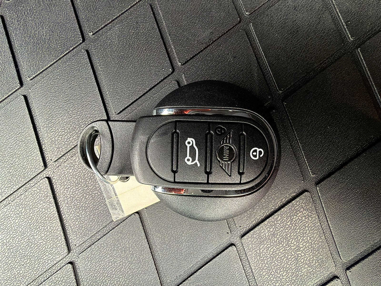 Used 2024 MINI Cooper SE FWD image 28