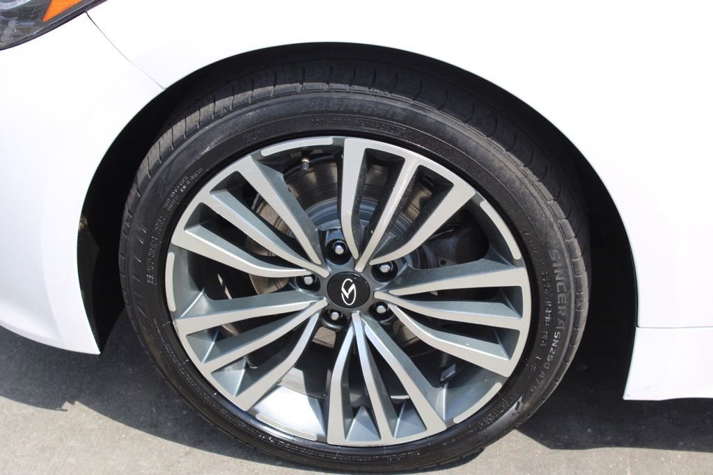 Used 2018 Kia Stinger Premium AWD/4WD image 12