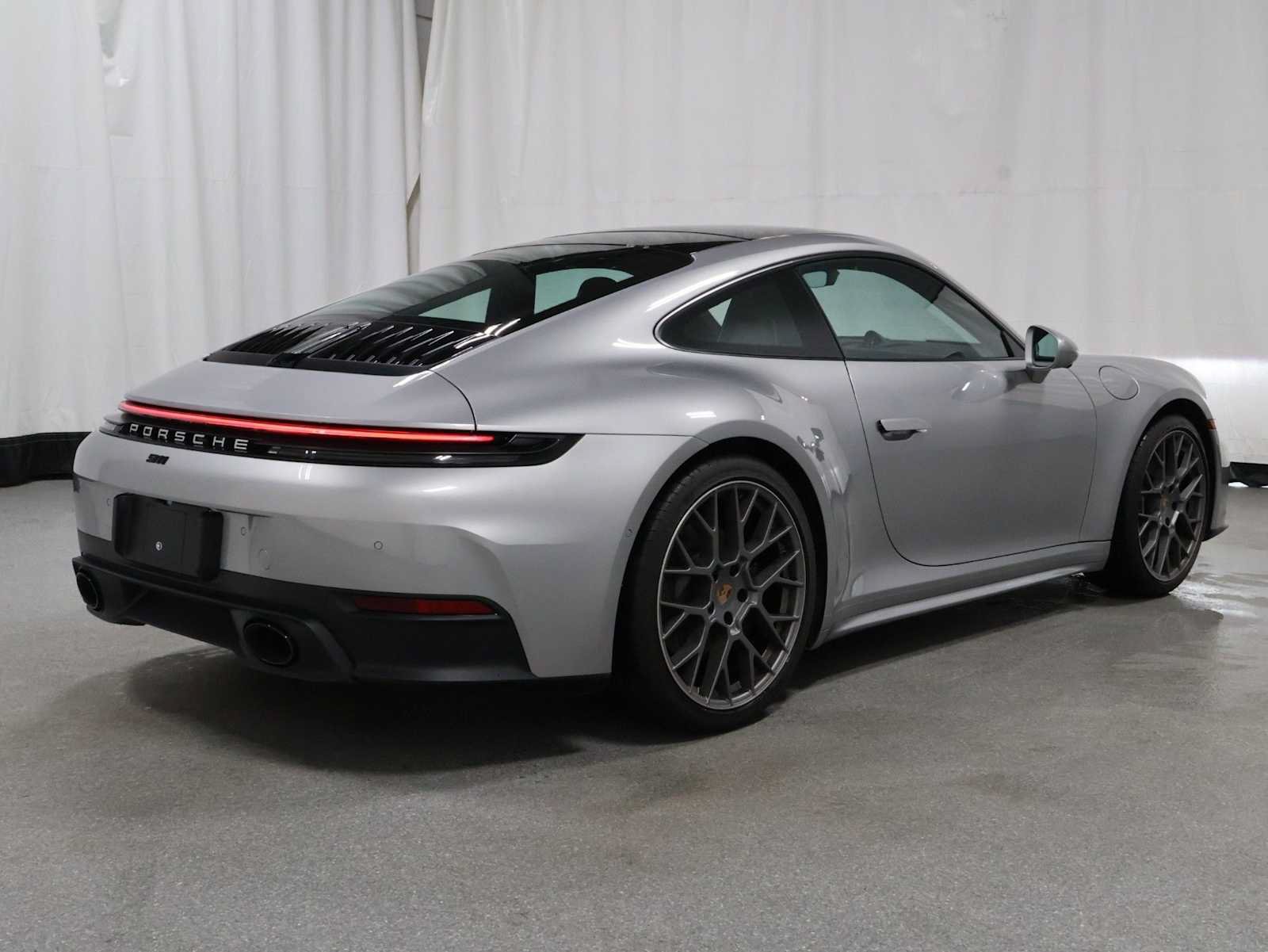 Certified 2025 Porsche 911 Carrera RWD image 9