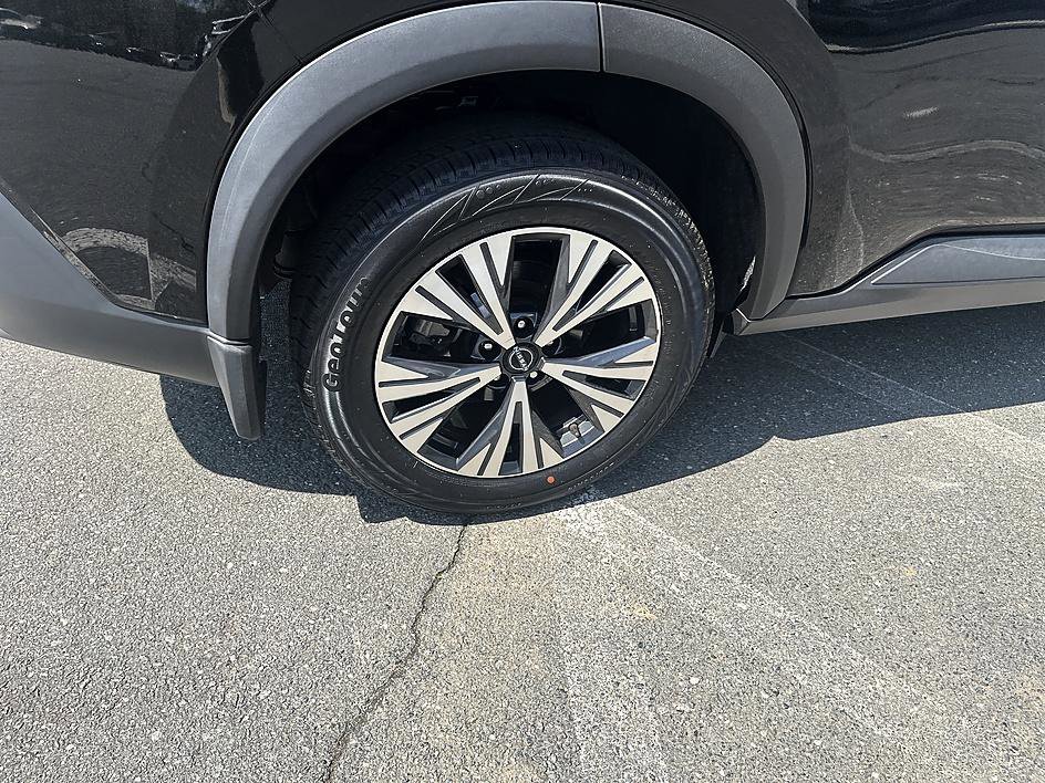 Certified 2022 Nissan Rogue SV image 12