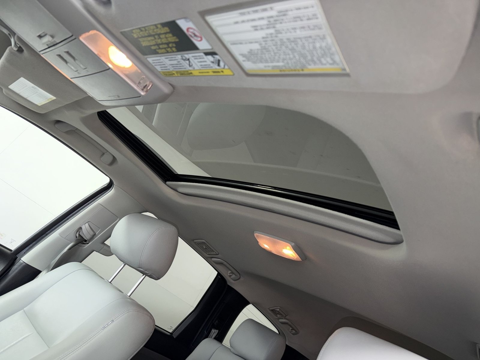 Used 2019 Toyota Sequoia SR5 AWD/4WD image 23