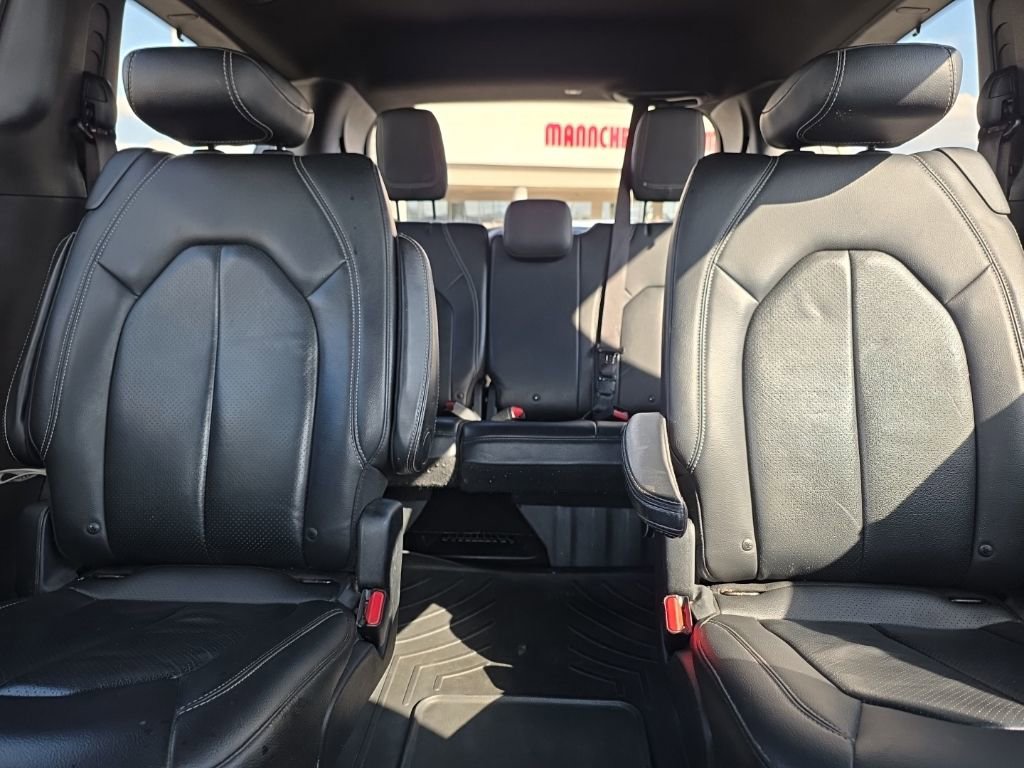 Used 2018 Chrysler Pacifica Touring-L w/ Premium Audio Group image 20