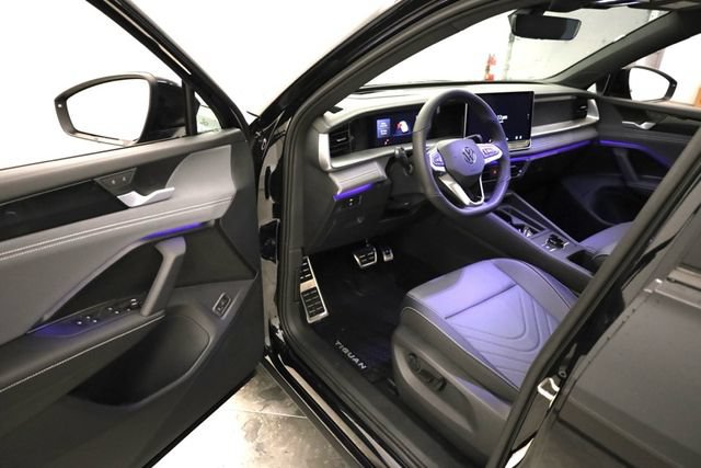 New 2026 Volkswagen Tiguan SE R-Line AWD/4WD image 9