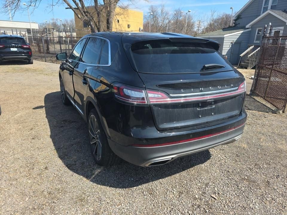 Used 2023 Lincoln Nautilus Reserve w/ Equipment Group 202A AWD/4WD image 4