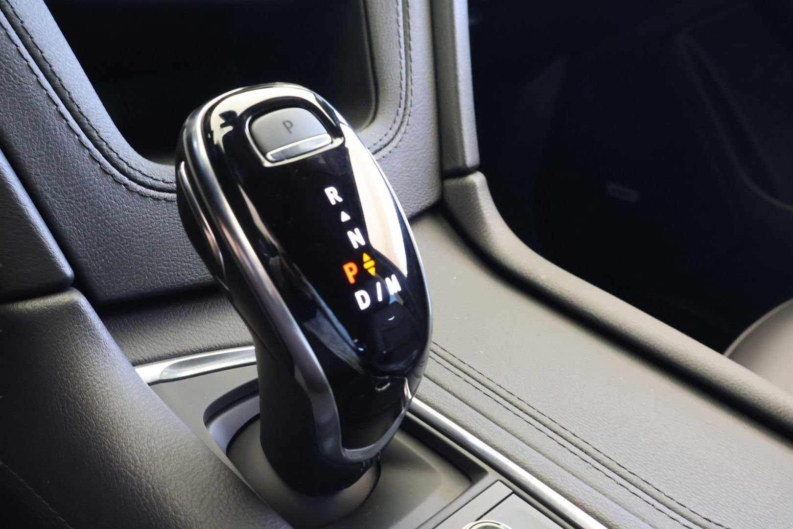 Certified 2025 Cadillac XT6 Premium Luxury w/ Platinum Package image 28