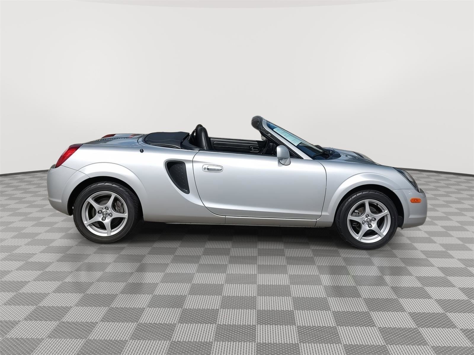 Used 2002 Toyota MR2 RWD image 18