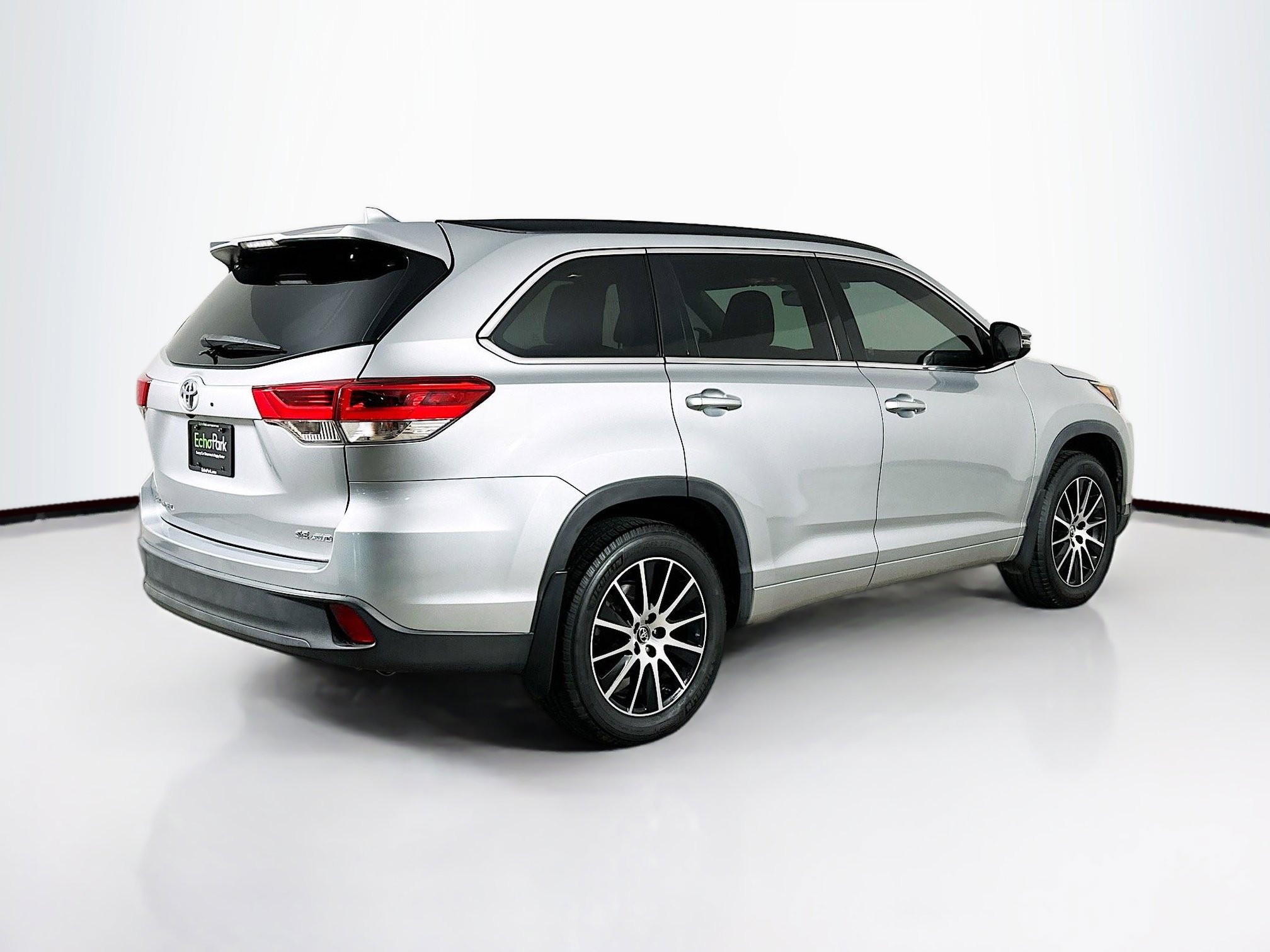 Used 2018 Toyota Highlander SE image 9