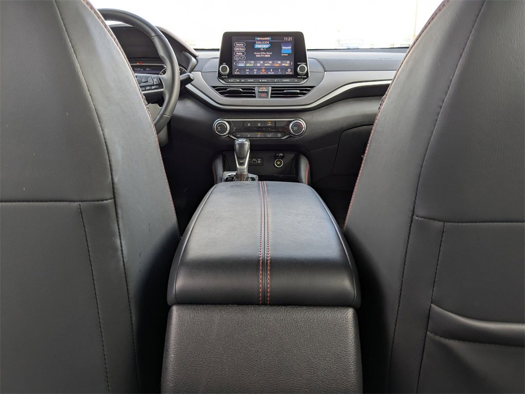 Used 2025 Nissan Altima 2.5 SR image 29