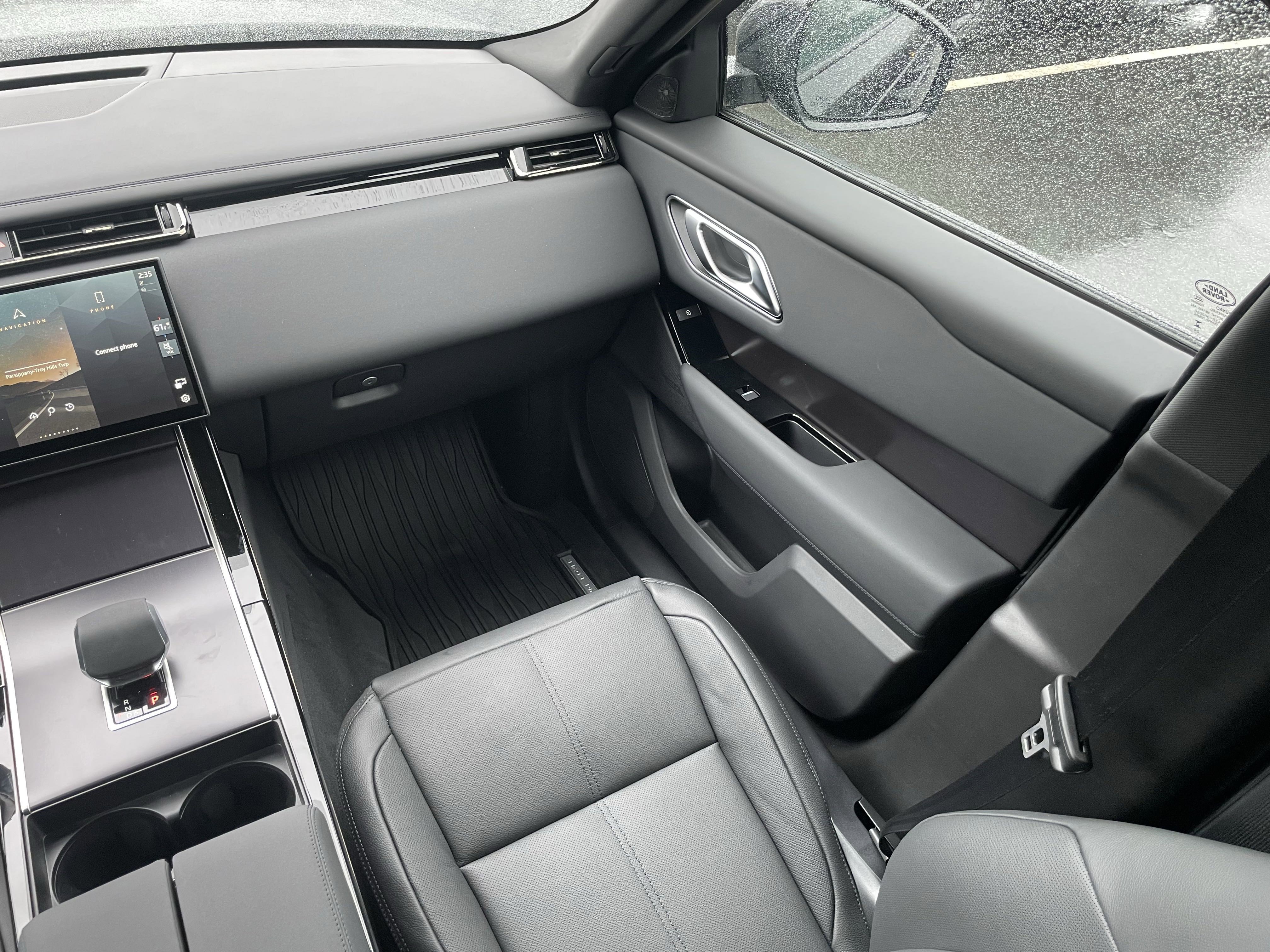 New 2026 Land Rover Range Rover Velar Dynamic SE image 18