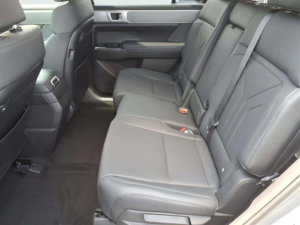 New 2026 Hyundai Santa Fe SEL image 9