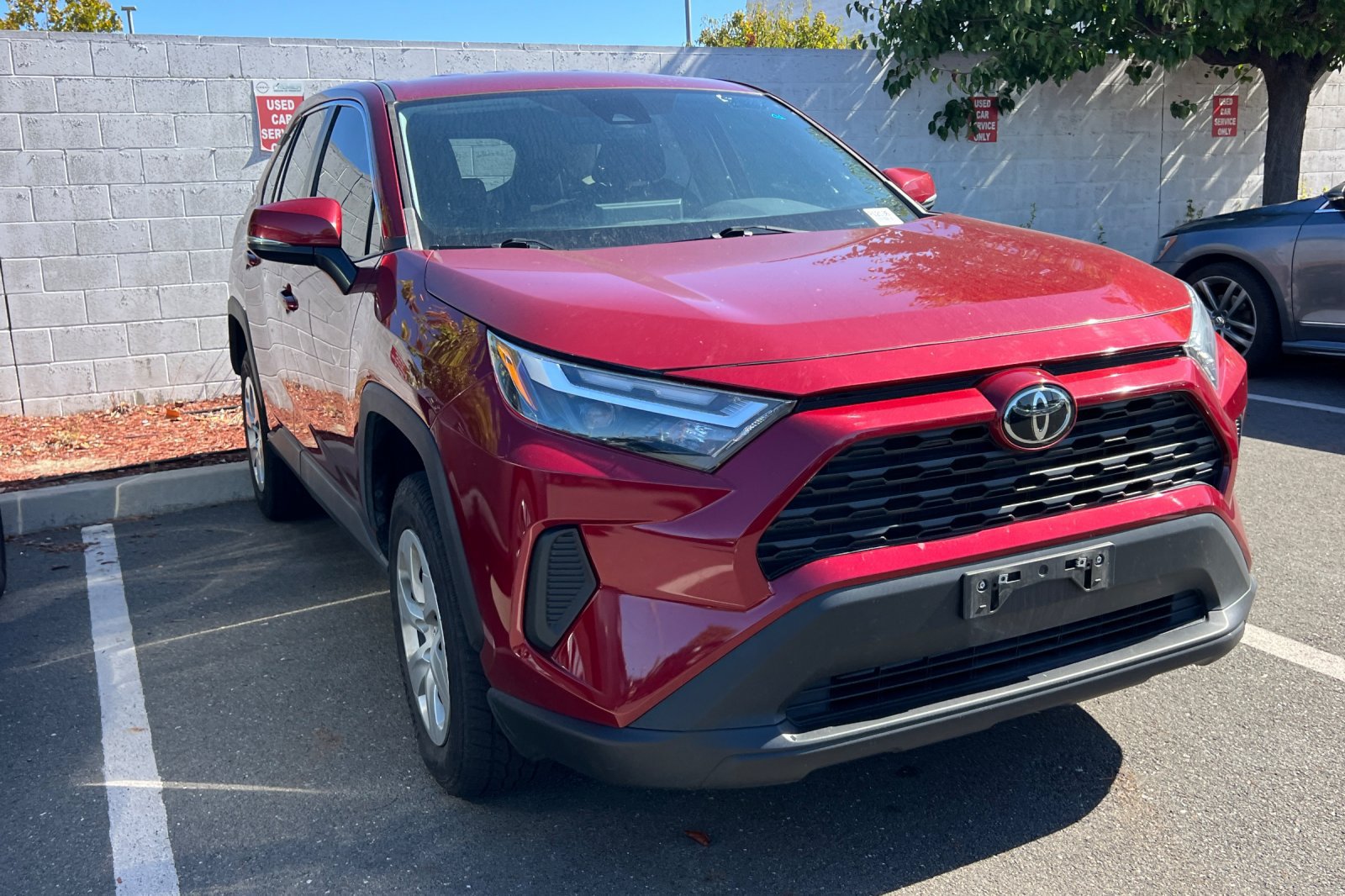 Used 2023 Toyota RAV4 LE FWD image 5