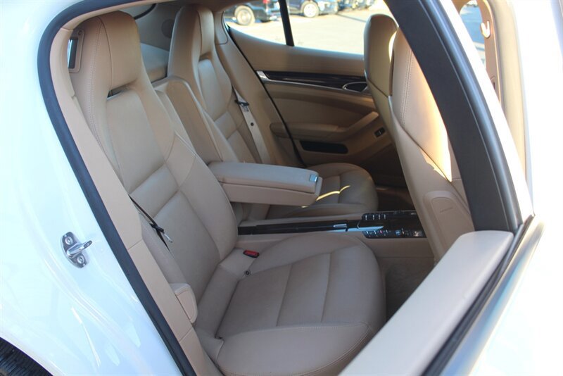 Used 2015 Porsche Panamera 4 AWD/4WD image 18