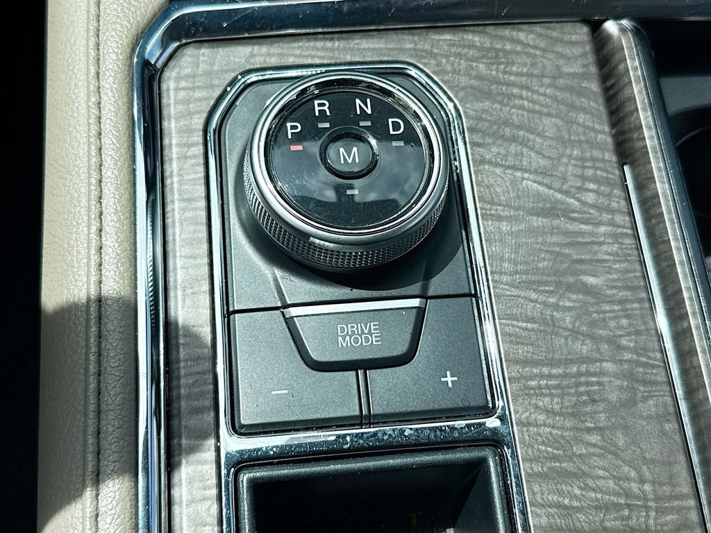 Used 2020 Ford Expedition Limited image 18