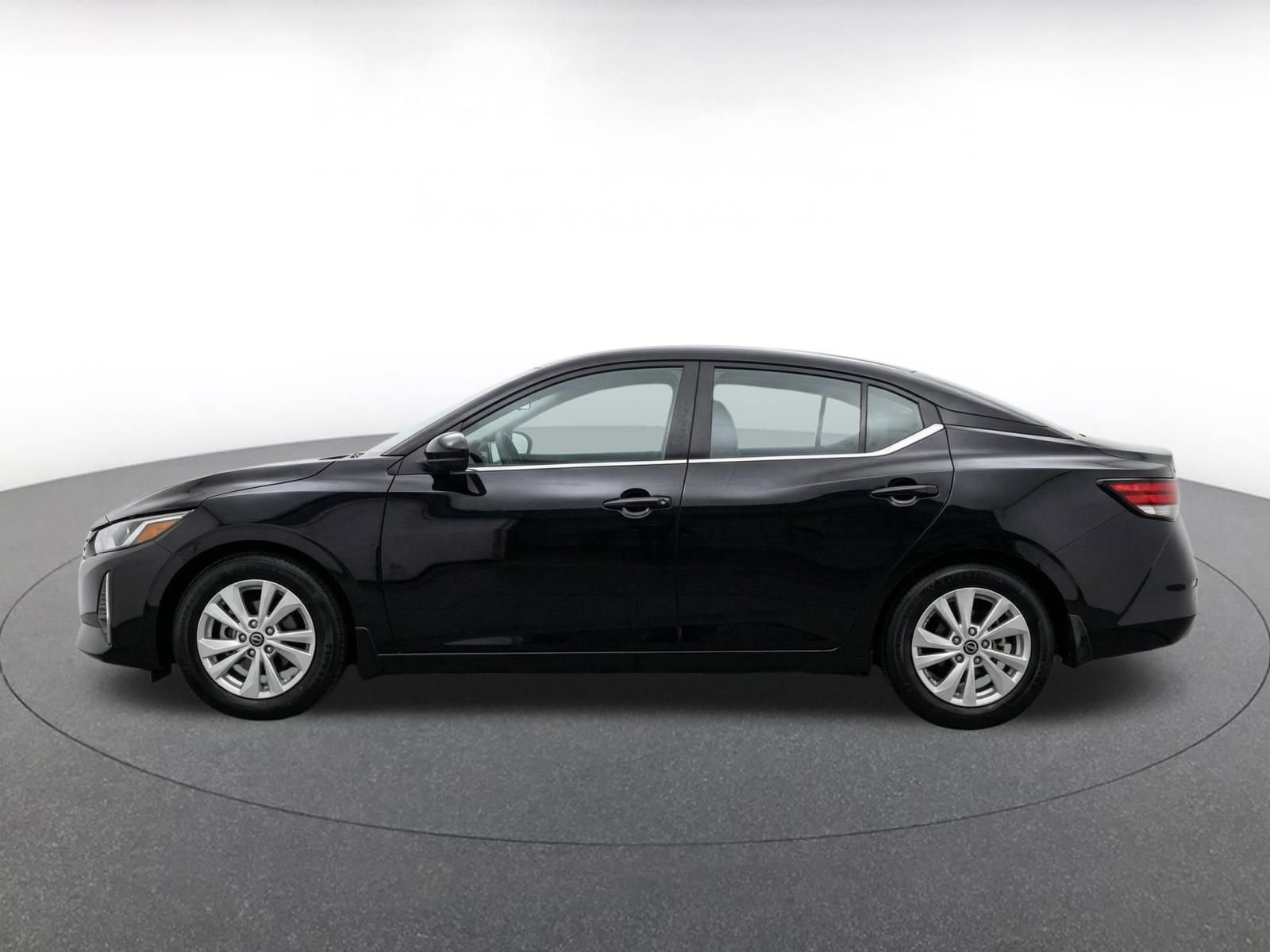 Used 2025 Nissan Sentra S FWD image 4