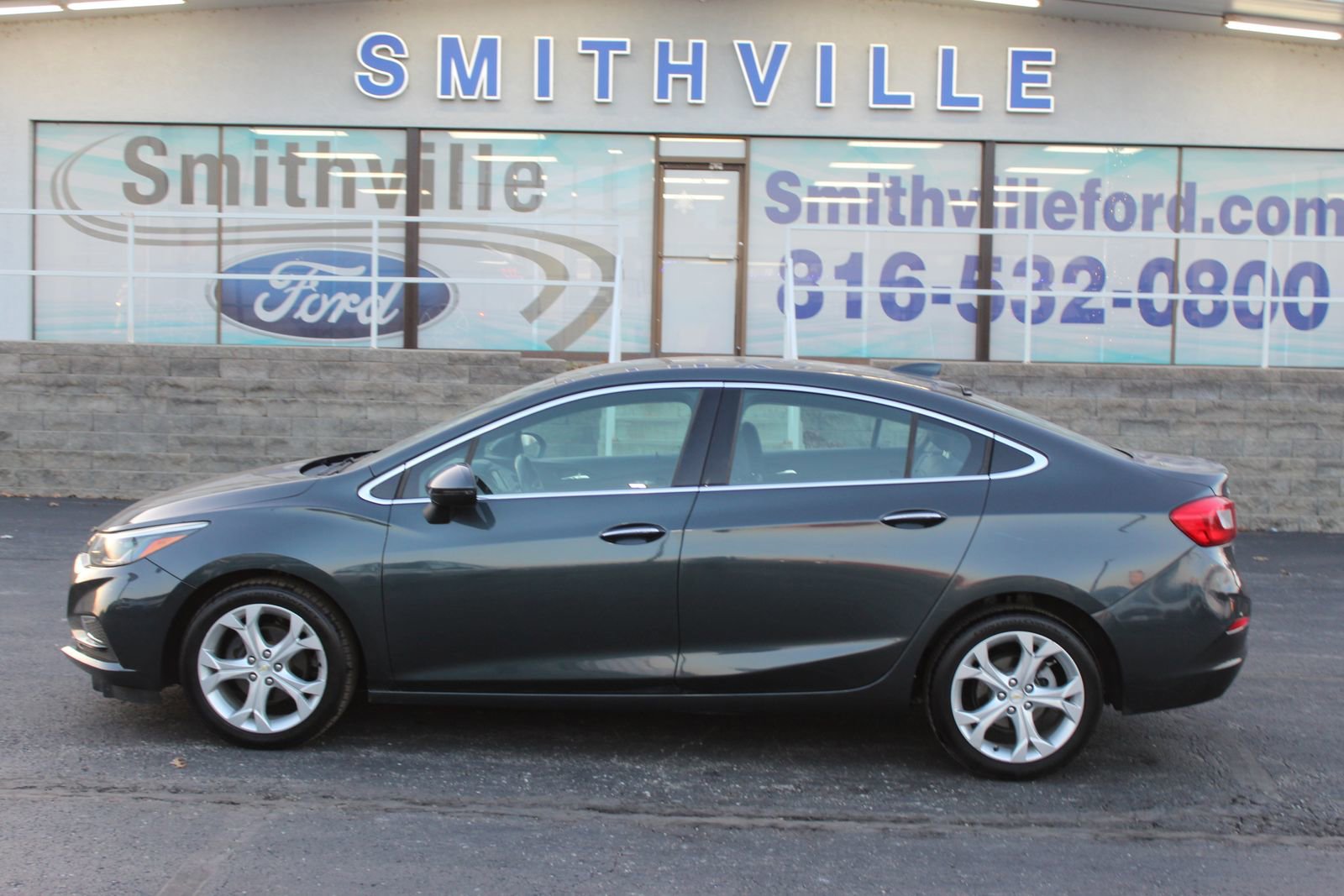 Used 2017 Chevrolet Cruze Premier image 3