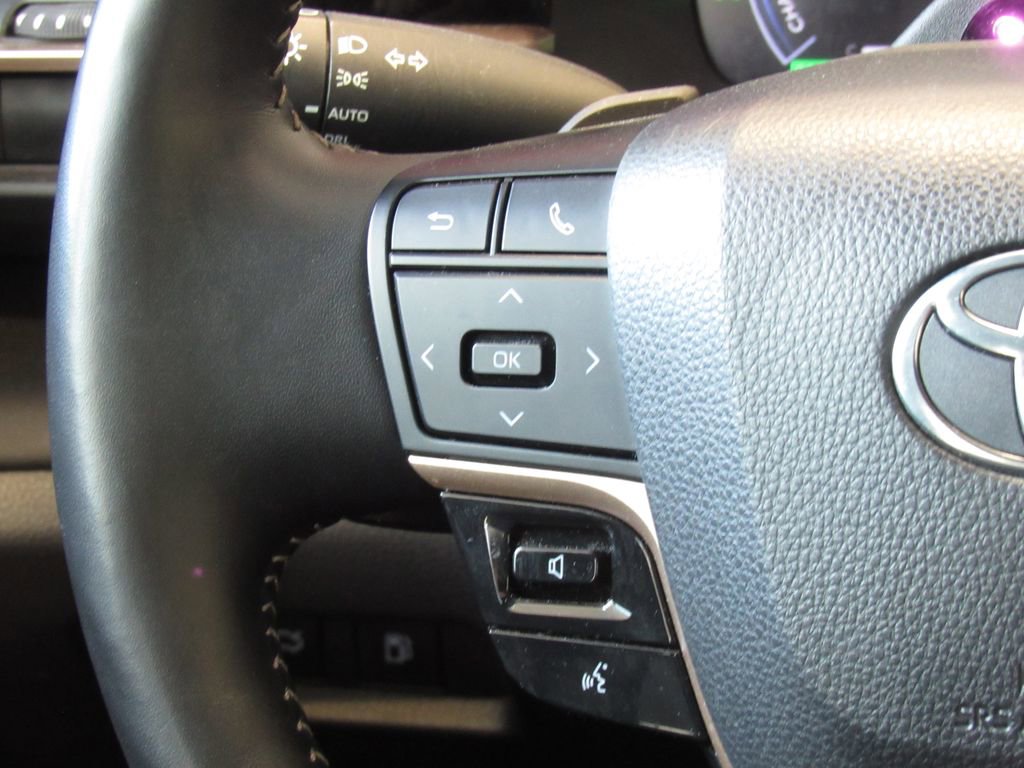 Used 2024 Toyota Crown Platinum AWD/4WD image 25
