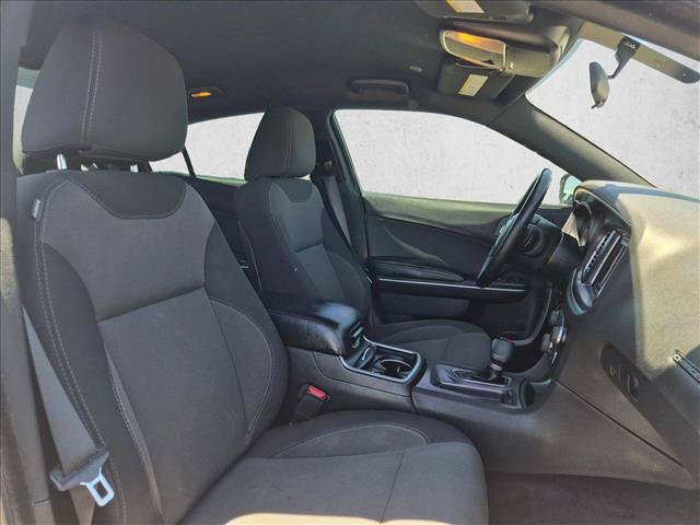 Used 2018 Dodge Charger SXT RWD image 25